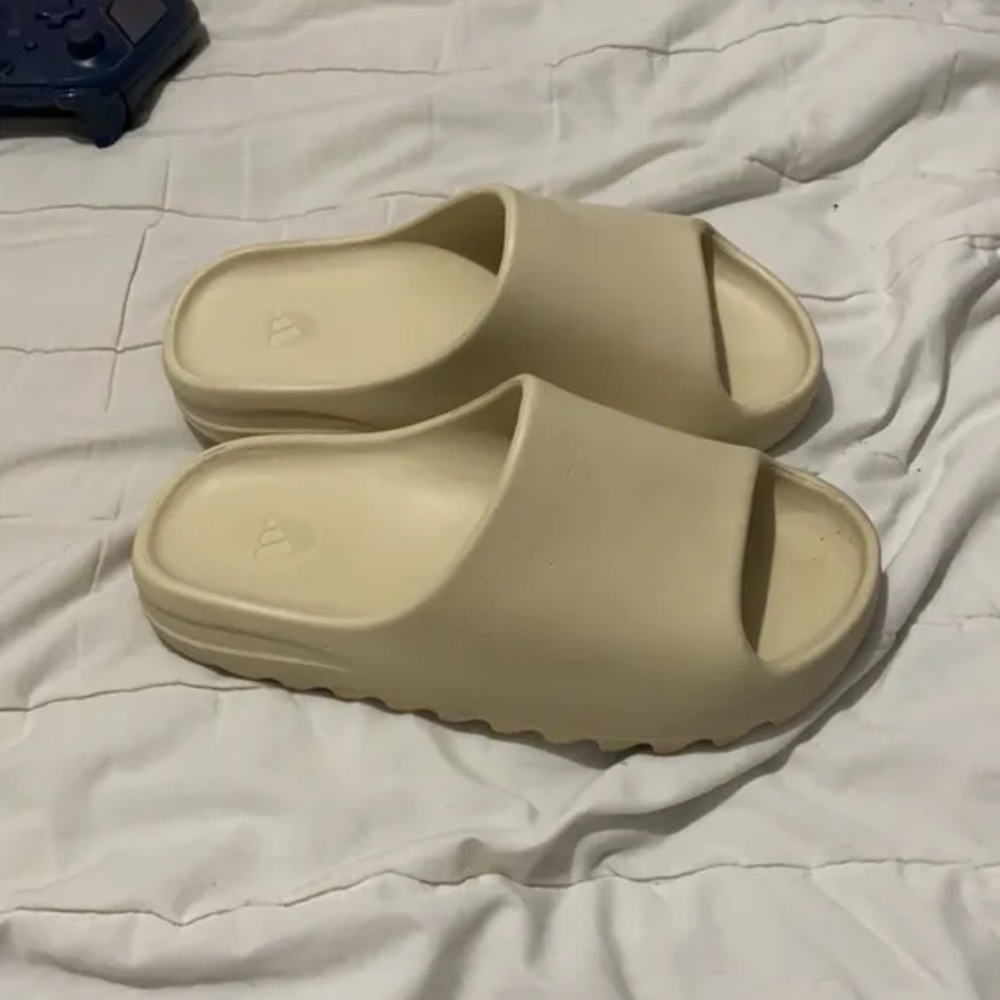 yeezy slides
